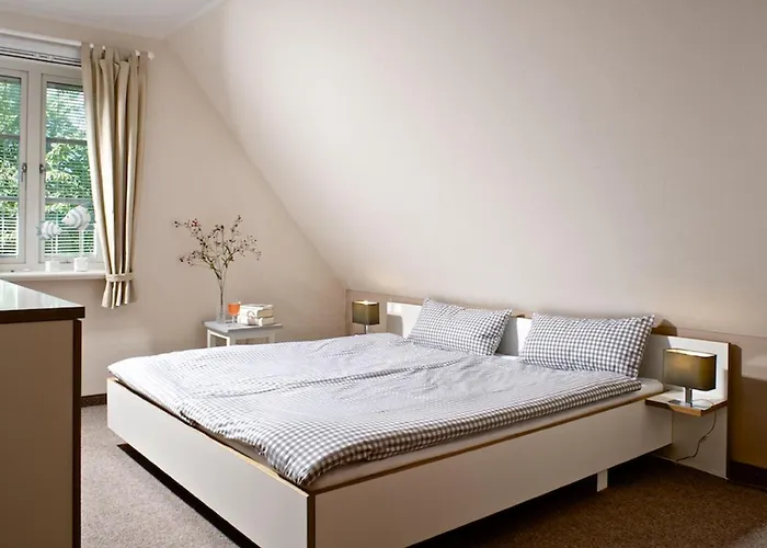 Haus Strandaster Og Appartement Böhl